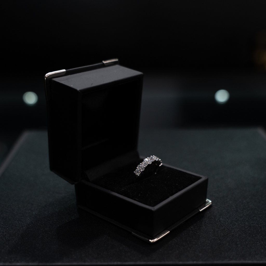 18ct White Gold Round Brilliant Cut 1.8ct Women's Diamond Wedding Band