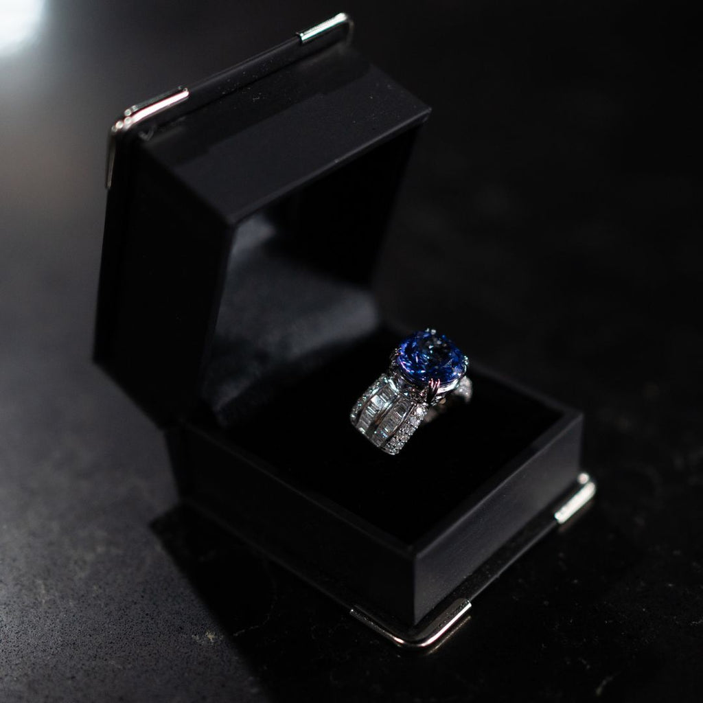 14ct White Gold Tiger Claw Set Tanzanite & Diamond Cocktail Ring 4.95ct TTW apx 1.5ct TDW